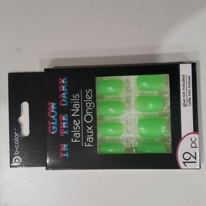 12 pc GLOW IN THE DARK nails 💅 Square